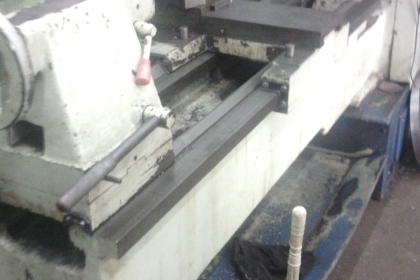 ขายแท่นกลึง 8 ฟุต รู 3 1/4"