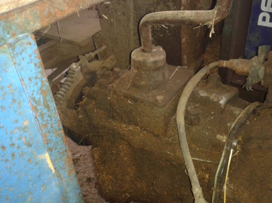 ขายรถอีแต๋น สีข้าวนวดข้าว 6ล้อ เครื่องHINO EC100 150แรง สภาพพร้อมใช้งาน เครื่องดีช่วงล่างใหญ่ อีซูซุ แชชซีสวย ตู้สีดี ขายรถอีแต๋น สีข้าวนวดข้าว 6ล้อ เครื่องHINO EC100 150แรง สภาพพร้อมใช้งาน เครื่องดีช่วงล่างใหญ่ อีซูซุ แชชซีสวย ตู้สีดี