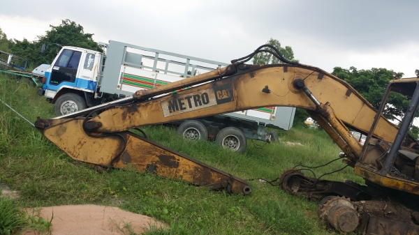 ด่วนขายอะใหล่ CAT E200B สนใจติดต่อด่วน( ตัดพรุ่งนี้ครับ )