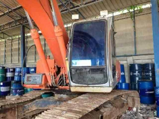 ขายรถแบคโฮHITACHI ex 200-5super รถสภาพพร้อมใช้ไฟฟ้าครบเอกสารพร้อม ขายรถแบคโฮHITACHI ex 200-5super รถสภาพพร้อมใช้ไฟฟ้าครบเอกสารพร้อม