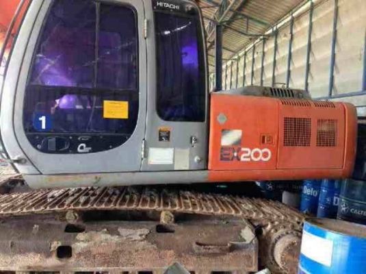 ขายรถแบคโฮHITACHI  ex 200-5super รถสภาพพร้อมใช้ไฟฟ้าครบเอกสารพร้อม