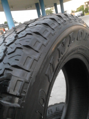 235/70R15  DUNLOP GRANTREK   มี  2  เส้น TEL.081-427-3941