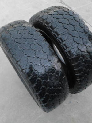 235/70R15  DUNLOP GRANTREK   มี  2  เส้น TEL.081-427-3941