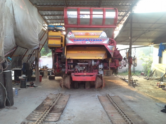 เกี่ยวข้าวแล้ว เกี่ยวดีเป็นตาหน่าย เจ้าของโทรมาบอก อยากได้รถจากอู่เฮาอีก บ่มีให่แล้ว รถเมิดแล้ว เหลือแต่ซิเกี่ยวคือกันจ้า,,,รับซ่อม แก้ปัญหารถเกี่ยวข้าวเหล็ก ซื้อรถเกี่ยวเก่า รถขี้คร้าน รถเจ้าของปวดหัว อุกอั่ง รถเมียบอกไห้ขาย รถบ่มีโชเฟ้อร์