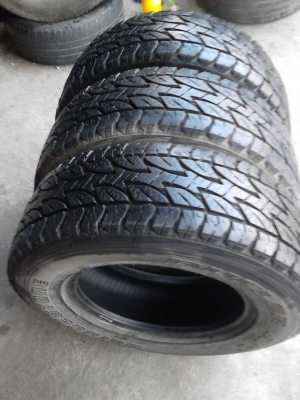 225/70R15 BRIDGESTONE DUELER A/T  มี 2 เส้น  โทร.081-427-3941