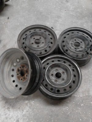 ขาย กะทะล้อ 5 รู ขอบ 15 และ 6 รู ขอบ 14   TEL.081-427-3941