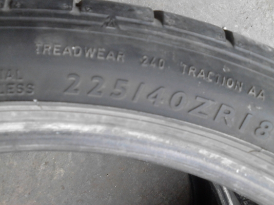 225/40R18 DUNLOP SP SPORT MAXX มี  2 เส้น  TEL.081-427-3941