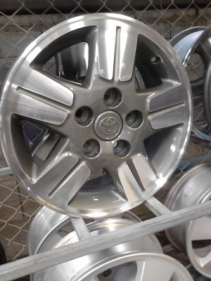 แม๊กเดิมๆ ขอบ 15 ขนาด 5 รู ของ วีโก้  ชุด 4 วง TEL.081-427-3941