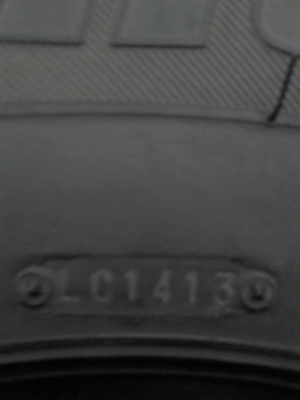 215R14 BRIDGE STONE LEO 677   มี 2 เส้น ปี 2013   TEL.081-427-3941