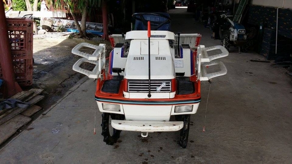 รถปลูกข้าวนั่งขับ KUBOTA เก่าญี่ปุ่น สภาพสวย เครื่องยนต์ติดง่าย สภาพพร้อมใช้งาน รถปลูกข้าวนั่งขับ KUBOTA เก่าญี่ปุ่น สภาพสวย เครื่องยนต์ติดง่าย สภาพพร้อมใช้งาน