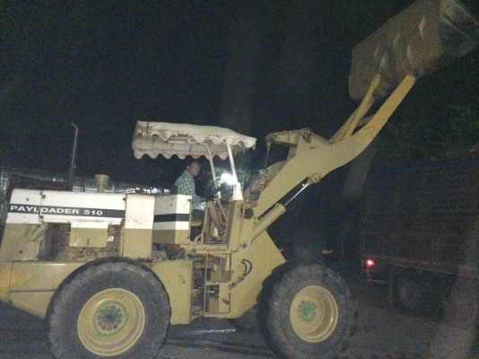 ขายรถตักล้อยาง KOMUTSU 510 กรองคู่ ต่อแขน ขยายบุ้งกี้แล้ว เครื่องสภาพดีพร้อมใช้งาน ราคาต่อรองได้