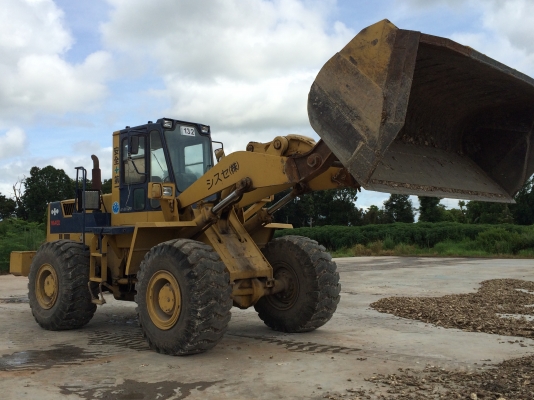 ขายรถตักล้อยาง KOMUTSU WA400 รถนอกสภาพดี ต่อแขน ขยายบุ้งกี้เรียบร้อย พร้อมใช้งาน ราคาต่อรองได้