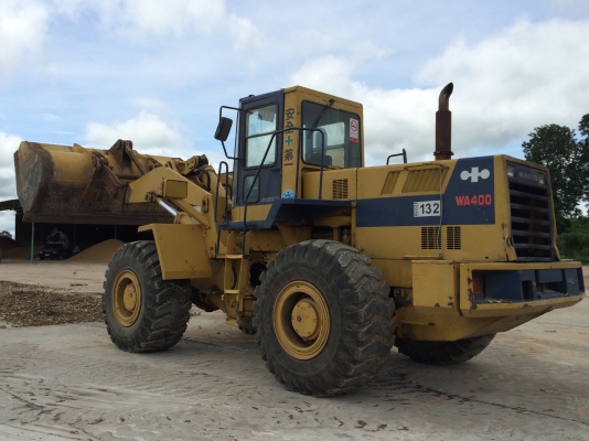 ขายรถตักล้อยาง KOMUTSU WA400 รถนอกสภาพดี ต่อแขน ขยายบุ้งกี้เรียบร้อย พร้อมใช้งาน ราคาต่อรองได้