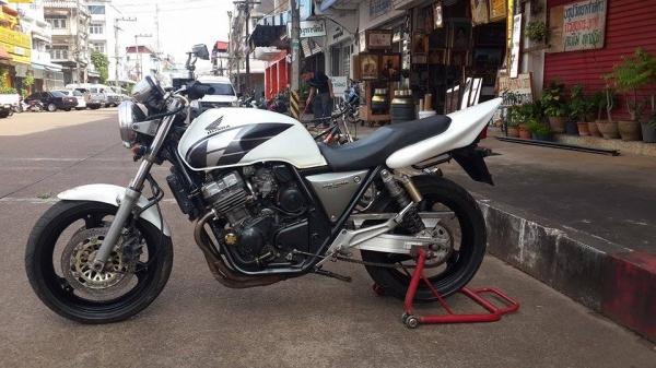 ขายคับ HONDA CB400 ปี93 ของแต่งล้น ท่อแต่ง YOSHIMURA ทั้งเส้น ท้ายแต่งเทค1 กันล้ม โซ่สเตอเต็ม แฮนด์บาร์ กระจกแต่ง อินวอยส์ สรรพสามิตร สวยๆ คับ ราคา 59000 บาท ส่งได้ทั่วไทยคับ สนใจติดต่อ 081-0578282 ไอดีไลน์ POPBIGBIKESAKON คับ สนใจรถสวย ถูก ดี ต้อง POP BI