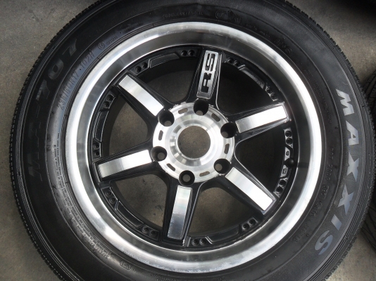 ล้อแม็ก 17นิ้ว 6รู พร้อมยาง สวยๆ 4 ล้อ ราคา 7900 บาท