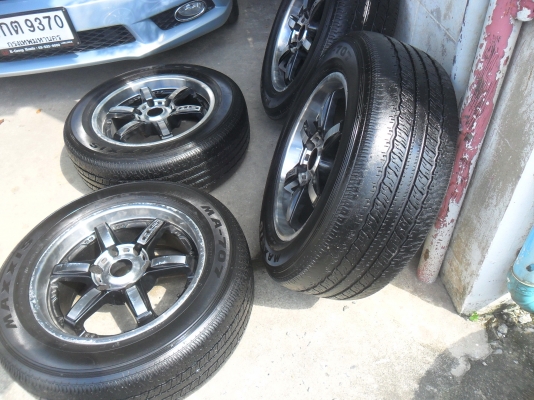 ล้อแม็ก 17นิ้ว 6รู พร้อมยาง สวยๆ 4 ล้อ ราคา 7900 บาท