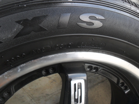 ล้อแม็ก 17นิ้ว 6รู พร้อมยาง สวยๆ 4 ล้อ ราคา 7900 บาท