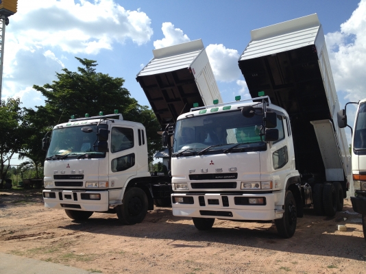 ขายครับ 10 ล้อ 2 เพลา ยี่ห้อ MITSUBISHI FUSO SUPERGRATE เครื่อง 6D22  320 แรงม้าระบบน้ำมัน กระบะดั้มพ์ดินยาว 6 เมตร กว้าง 2.50 เมตร สูง 1.50 เมตร กระบอกดั้มพ์ 12 ตัน เช็คใหม่ทำใหม่ทุกจุดพร้อมทะเบียน
