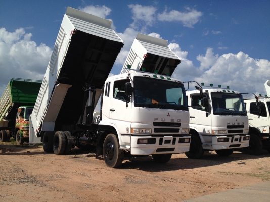 ขายครับ 10 ล้อ 2 เพลา ยี่ห้อ MITSUBISHI FUSO SUPERGRATE เครื่อง 6D22  320 แรงม้าระบบน้ำมัน กระบะดั้มพ์ดินยาว 6 เมตร กว้าง 2.50 เมตร สูง 1.50 เมตร กระบอกดั้มพ์ 12 ตัน เช็คใหม่ทำใหม่ทุกจุดพร้อมทะเบียน