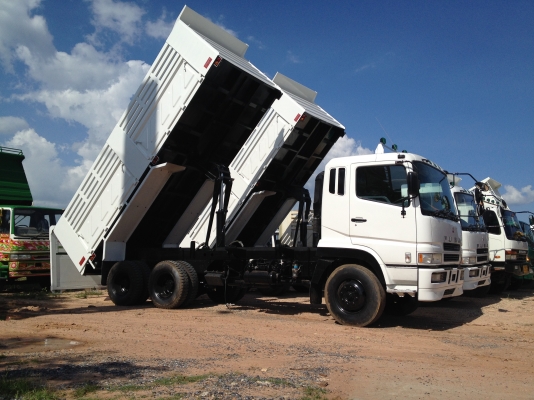 ขายครับ 10 ล้อ 2 เพลา ยี่ห้อ MITSUBISHI FUSO SUPERGRATE เครื่อง 6D22  320 แรงม้าระบบน้ำมัน กระบะดั้มพ์ดินยาว 6 เมตร กว้าง 2.50 เมตร สูง 1.50 เมตร กระบอกดั้มพ์ 12 ตัน เช็คใหม่ทำใหม่ทุกจุดพร้อมทะเบียน
