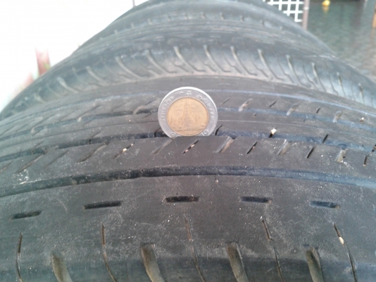 ขายยางกระบะ บิสโตน215/70R15  4 เส้น ใส่มาปี2013