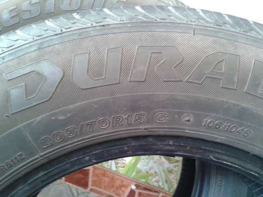 ขายยางกระบะ บิสโตน215/70R15  4 เส้น ใส่มาปี2013