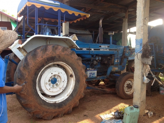 ขายรถไถฟอดร์ 6000 T5 พร้อมใช้