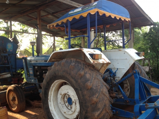 ขายรถไถฟอดร์ 6000 T5 พร้อมใช้