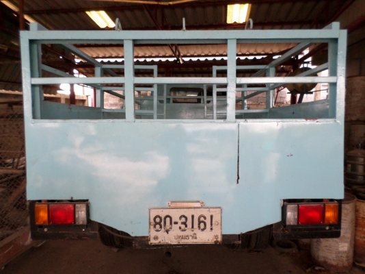 รถ 6 ล้อ  ISUZU