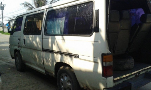 รถเพื่อนฝากขายครับ นิสสันเออแวน ปี94 เครื่องดีเซล ทะเบียนไม่ขาด รถเพื่อนฝากขายครับ นิสสันเออแวน ปี94 เครื่องดีเซล ทะเบียนไม่ขาด