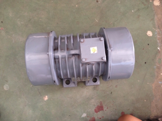 ขายมอเตอร์ สั่น-เขย่า Shinko made in Japan ขนาด 0.5 HP. 380 V สภาพสวย สั่นแรง พร้อมใช้งาน มี 2 ตัวครับ ขายมอเตอร์ สั่น-เขย่า Shinko made in Japan ขนาด 0.5 HP. 380 V สภาพสวย สั่นแรง พร้อมใช้งาน มี 2 ตัวครับ