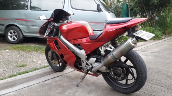 วุฒิ นนบุรี// ขาย VFR NC30 สภาพสวยๆแฟริ่งแแต่งทะเบียนแท้พร้อมโอนขนส่ง