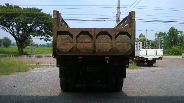 ขาย 10 ล้อดั้ม Rocky 210 FXZ13NFY เครื่อง 6SA1 210 แรงม้า คัสซีสวย เกียร์ Easton เบรคทิฟฟี่ ทะเบียนเต็มพร้อมโอน ราคาต่อรองได้ครับ