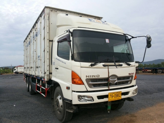 รถบรรทุก 10 ล้อใหญ่ ตู้ 10 บาน 2 คัน คันละ 1350000 บ.