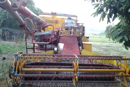 รถเกี่ยวข้าว ศักดิ์พัฒนาการเกษตร รถเช็คก่อนลงงานแล้ว