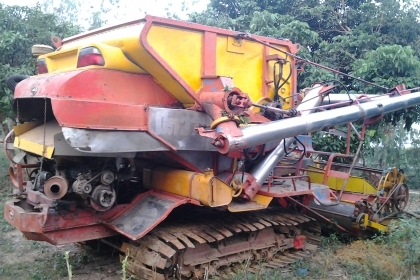 รถเกี่ยวข้าว ศักดิ์พัฒนาการเกษตร รถเช็คก่อนลงงานแล้ว