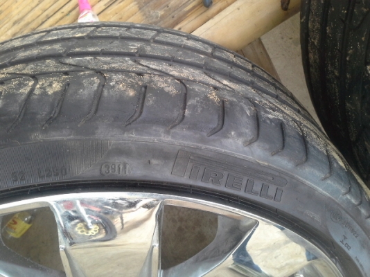 ขายล้อ 20" 5รู 114 8/9 ยางปี 2011 ล้อสวย ยางดี