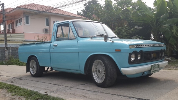 ขาย โตโยต้า RN 10 สภาพนางฟ้าเก็บงานแล้วหล่อๆพร้อมใช้ทะเบียนพร้อมโอน