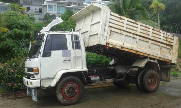 รถบรรทุก 6 ล้อดั้มพ์ ISUZU ROCKY 175 แรงม้า