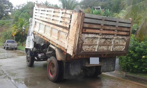 รถบรรทุก 6 ล้อดั้มพ์ ISUZU ROCKY 175 แรงม้า