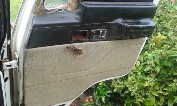 รถบรรทุก 6 ล้อดั้มพ์ ISUZU ROCKY 175 แรงม้า