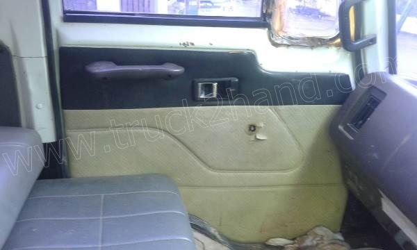 รถบรรทุก 6 ล้อดั้มพ์ ISUZU ROCKY 175 แรงม้า