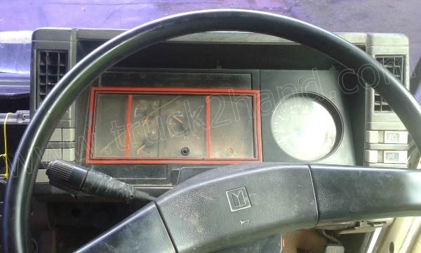 รถบรรทุก 6 ล้อดั้มพ์ ISUZU ROCKY 175 แรงม้า