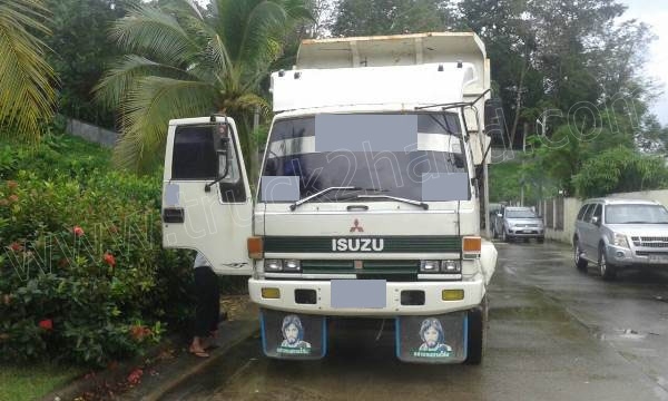 รถบรรทุก 6 ล้อดั้มพ์ ISUZU ROCKY 175 แรงม้า