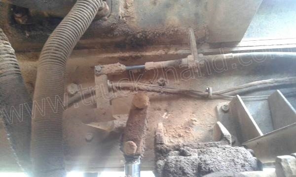 รถบรรทุก 6 ล้อดั้มพ์ ISUZU ROCKY 175 แรงม้า