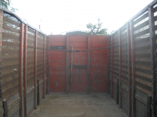 ขายถูก กระบะไม้  ถอดจาก สิบล้อ    ราคา 45,000  บาท