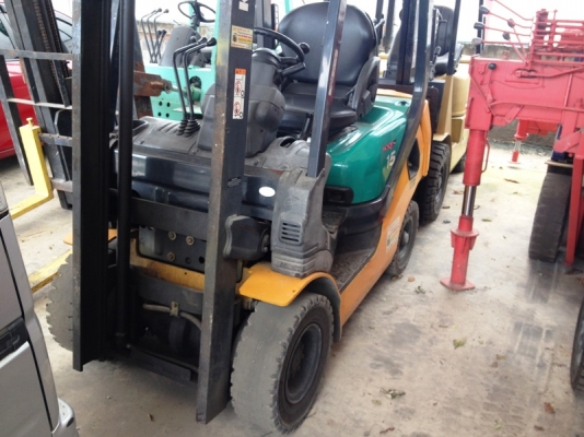 ขายโฟล์คลิฟท์ KOMATSU โคมัตสุ 1.5ตัน รุ่น20 รุ่นใหม่ล่าสุด เสายกสูง3เมตร เครื่องยนต์ดีเซล เกียร์ออโต้ ครบสัญญาเช่าปล่อยขาย3คัน  สนใจติดต่อ บริษัท ชัยเสรียานยนต์ จำกัด