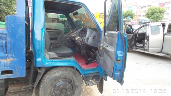 ขายรถหกล้อดั้ม 115 แรง ขายรถหกล้อดั้ม 115 แรง