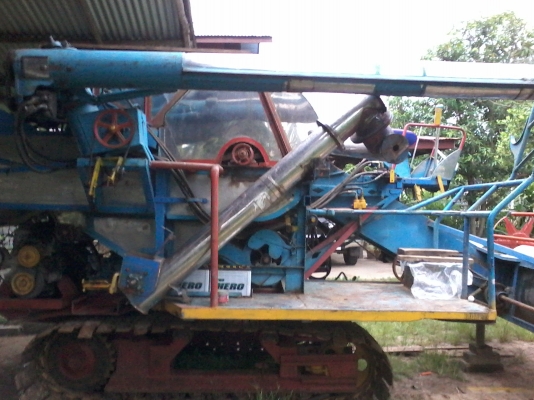 ขายรถเกี่ยวไทยเส็งยนต์สภาพเช็คใหม่พร้อมใช้งานตัวเดินๅ 10 ้ ht เพลาใหญ่ลูกปืนใหญ่ เครื่องยนต์ hino ho7d 195  hp โ