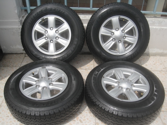 ขายล้อแม็ก dmax 16"x7" et33 6 รู 139.7 สีเงิน ยาง bridgestone dueler h/t 689 245/70r16 ยางผลิตสัปดาห์ที่ 15 ปี 13 ขายทั้งชุด 13,500 บาทครับ สนใจติดต่อเล็กคลองสามครับ 081-3747940 ขายล้อแม็ก dmax 16"x7" et33 6 รู 139.7 สีเงิน ยาง bridgestone dueler h/t 689 245/70r16 ยางผลิตสัปดาห์ที่ 15 ปี 13 ขายทั้งชุด 13,500 บาทครับ สนใจติดต่อเล็กคลองสามครับ 081-3747940